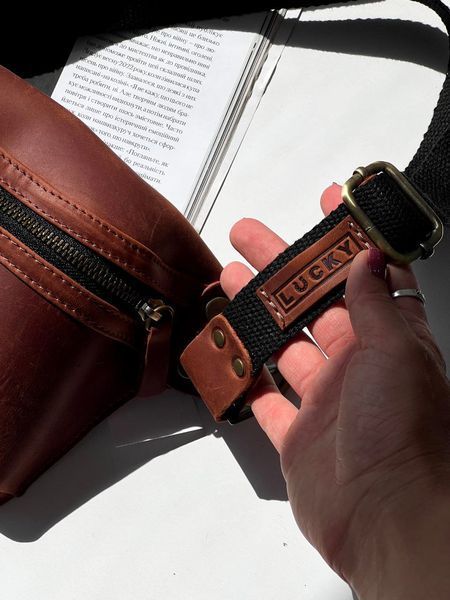 Бананка класична з натуральної шкіри коньяк 801\121 &mdash; Lucky Store