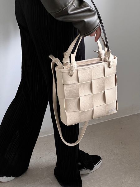 Сумка жіноча тоут плетений Селена 784 з еко-шкіри бежева