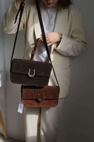 Жіноча сумка багет з підковою замшева коричнева 739\720 &mdash; Lucky Store