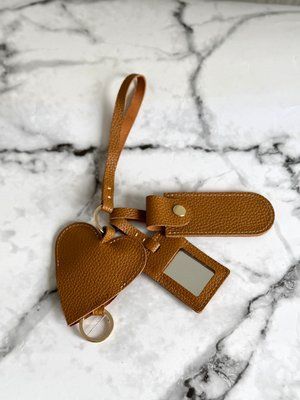 Брелок " Завжди під рукою " з натуральної шкіри руда 232\422 &mdash; Lucky Store