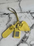 Брелок " Завжди під рукою " з натуральної шкіри жовта 232\47001 &mdash; Lucky Store